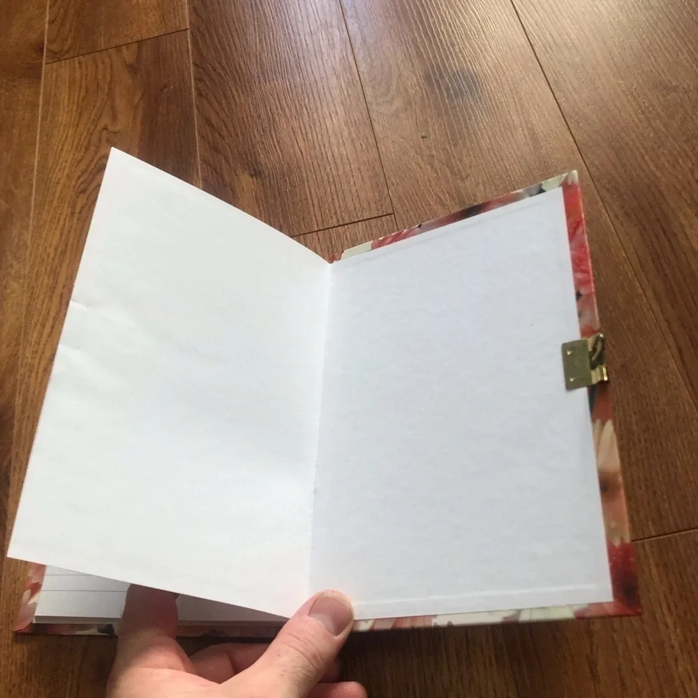 Floral Gerber Daisy locking journal